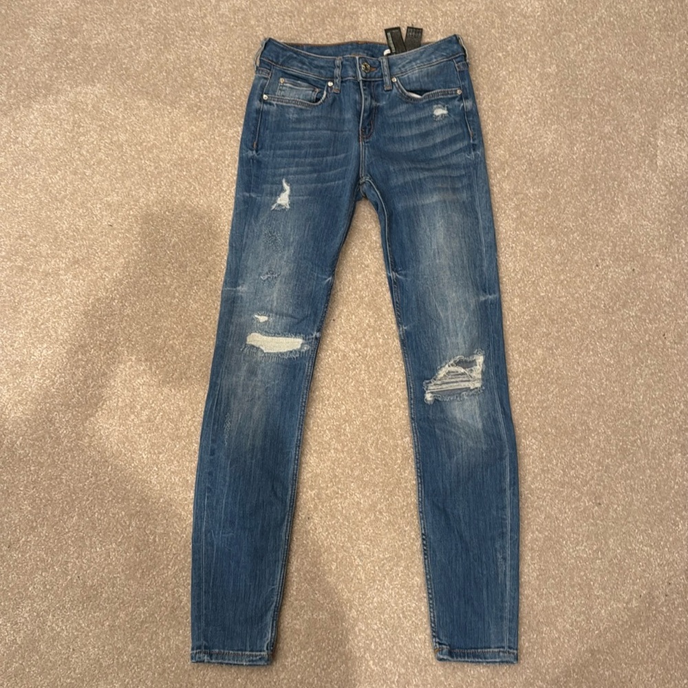 Women's Zara denim blue jeans. Size 2